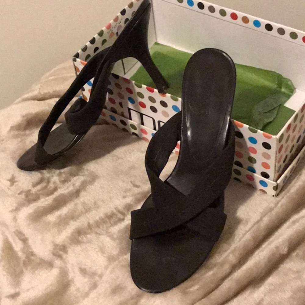 Sandals - Picture 2 of 6
